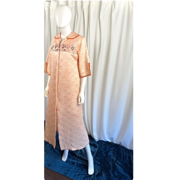 Vintage 60’s Elegant Lady Montreal Long Quilted Bed Jacket - Coat - Robe - XS/S - Picture 4 of 10